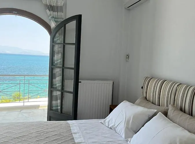 Apartment Blue Wave *